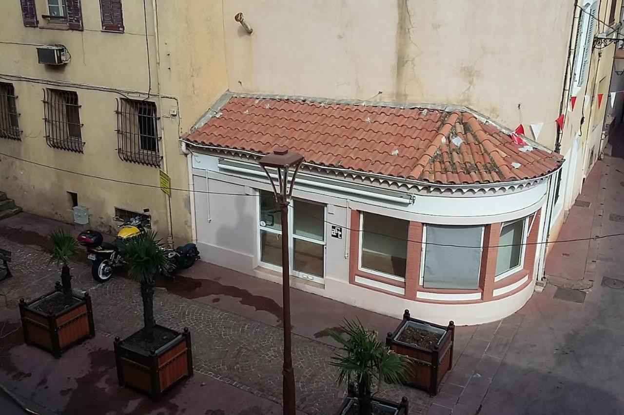 Magnifique Studio Au Coeur Historique De Fréjus Екстериор снимка
