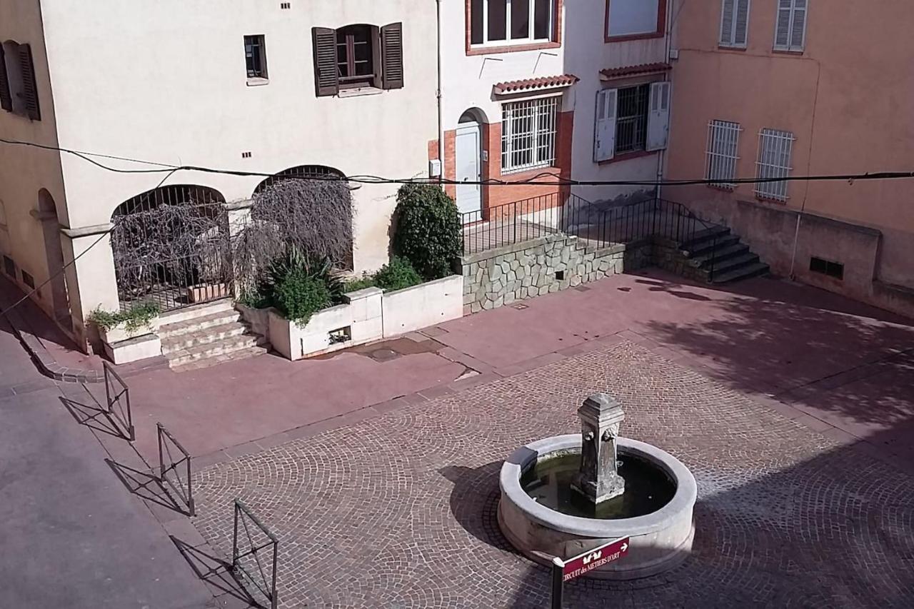 Magnifique Studio Au Coeur Historique De Fréjus Екстериор снимка