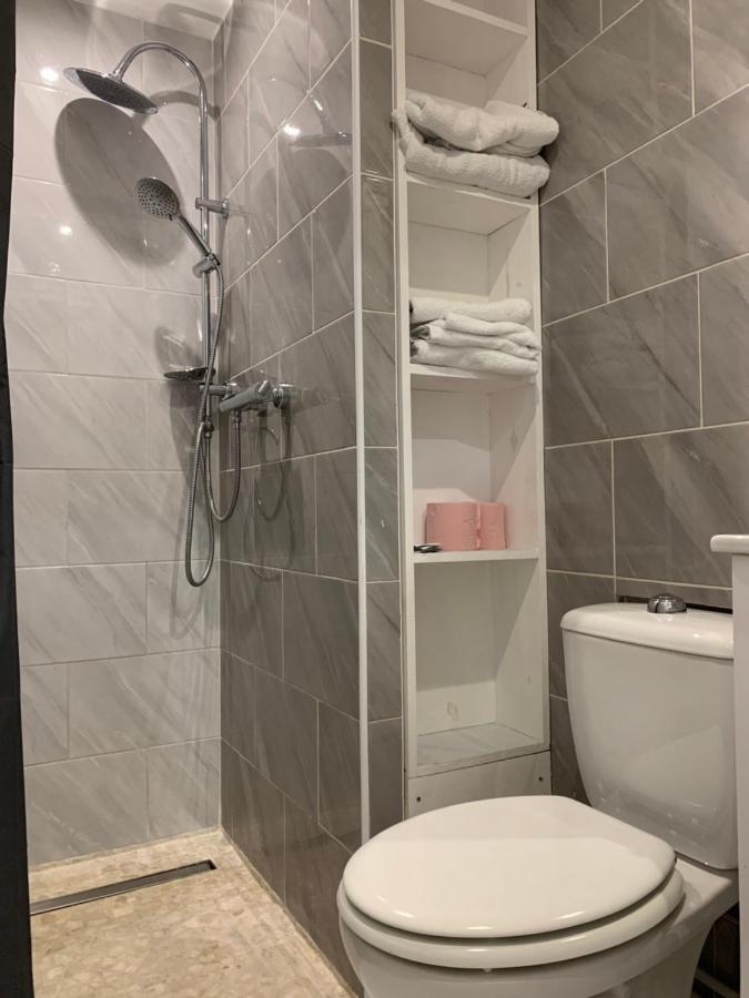 Magnifique Studio Au Coeur Historique De Fréjus Екстериор снимка